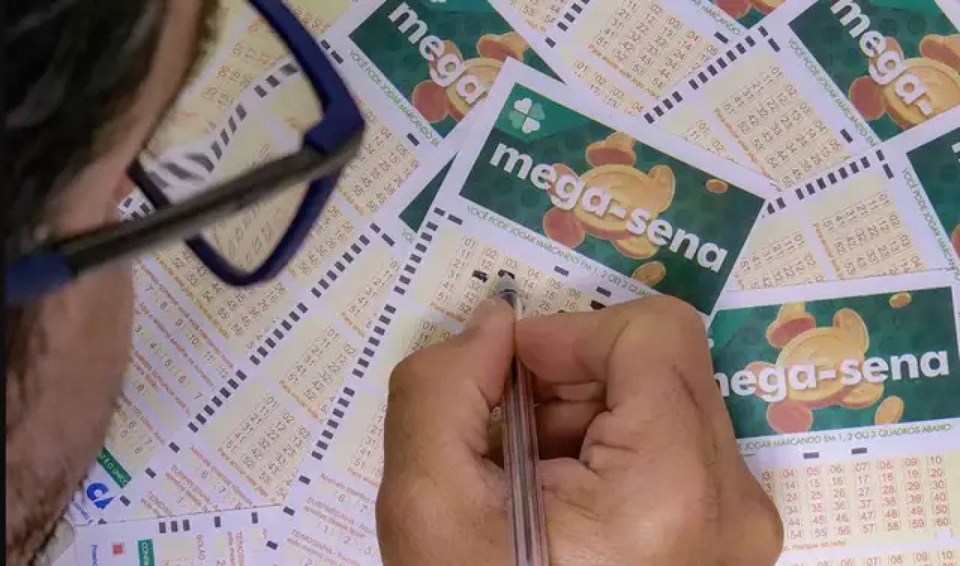Mega-Sena volta a acumular, mas paga R$ 82 mil a 69 apostas de MS